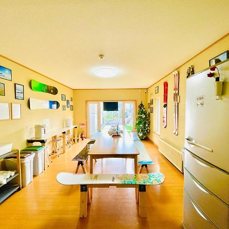 Yellow House Niseko Куттян Экстерьер фото