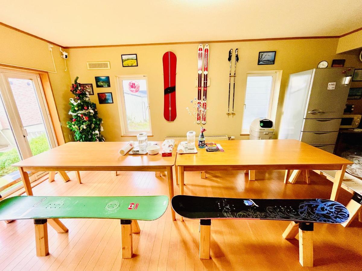 Yellow House Niseko Куттян Экстерьер фото