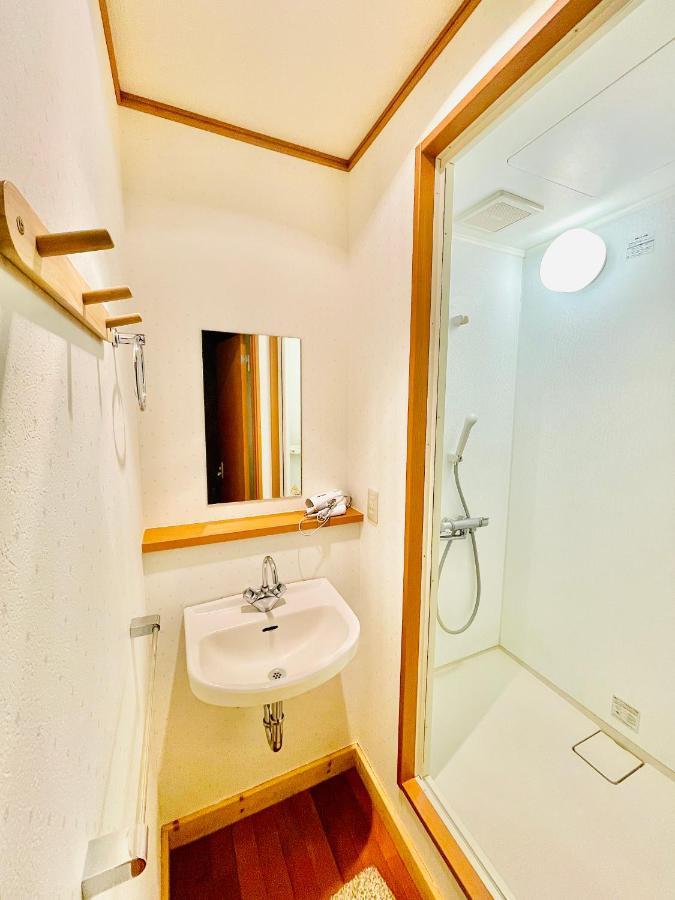 Yellow House Niseko Куттян Экстерьер фото